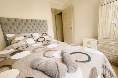 Image de Private room in premiere apartment. 15 minutes from the beach.