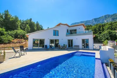 Villa de luxe avec vue sur la mer