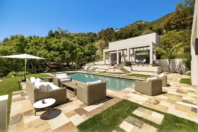 Image de 270-degree Ocean Views, 47’ heated pool, stunning contemporary coastal retreat.