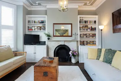 Image de Embassy Elegance, by Veeve