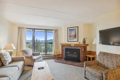 Image de Great condo at base of Killington Summer outdoor pool, hot tub, and, tennis courts Close to golf and hiking. Winter 7 day shuttle