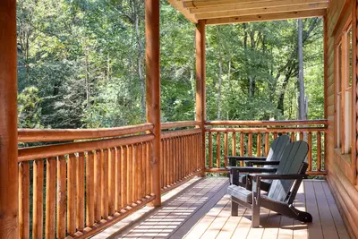 Image de Indoor Pool, Theater, Game Room • 10mins to Pigeon Forge | Bluebell by AvantStay