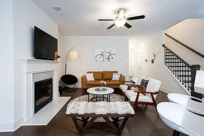 Image de ❤ of Stonecrest☀1556ft²☀Backyard☀Parking☀W\/D
