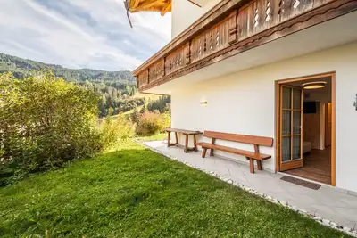 Image de Appartement \"Parigger Apt Enzian\" avec vue sur les montagnes, jardin partagé & Wi-Fi