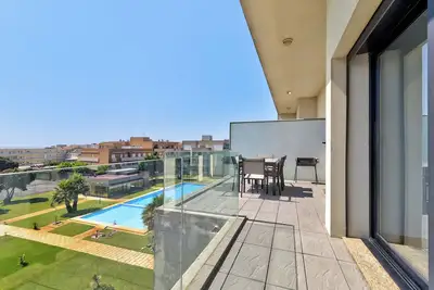 Appartement de vacances 'Sublime Mundo' avec piscine partagée, balcon et Wi-Fi.