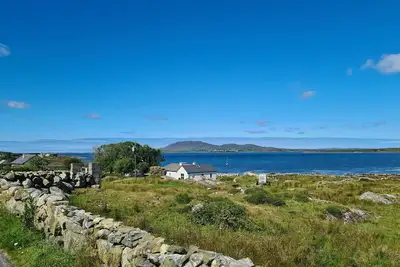 Image de Beautiful house with stunning views of the sea and mountains