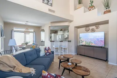 Image de Cheerful Cave Creek Home w/Firepit in Backyard