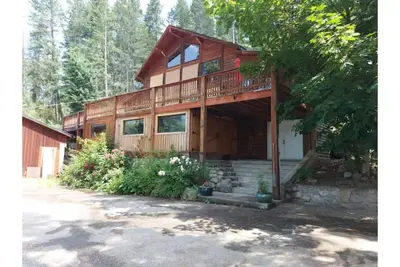 Image de The Rustic Retreat House on Kootenay Lake