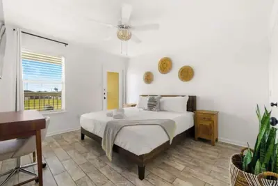 Image de Padre Island Escape Pets Ok 5 min to the beach! 2. 4 m to whitecap beach! \n\n