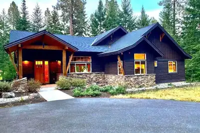 Image de 3 Bedroom 2. 5 Bath  Sleeps 8 with a Pvt Hot Tub and Game Room Bbq on Patio