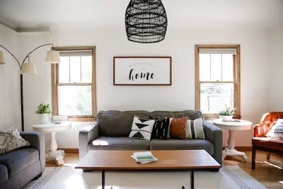 Image de Charming downtown home- close to hospitals, historical neighborhoods, airport