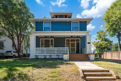 Image de Historic 4 bedroom 2. 5 bath home: private backyard: fire pit
