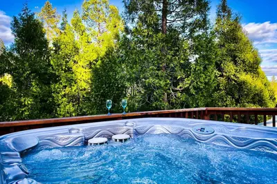 Image de Honeybee Hive/Hot Tub/Bbq/8 minutes to Bass Lake/Sleeps up to 6