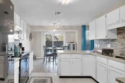 Image de Spacious Family Friendly Home | Mins to Nas Jax