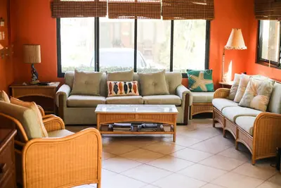Image de Fabulous 3-bedroom condo close to everything!