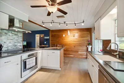 Image de The Lake Home - Pet Friendly! A Beautiful Oasis In The Heart Of Florida! by RedAwning