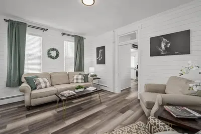 Image de Blair's 1879 Historic House 4 Bed 2 Full Bath Wow
