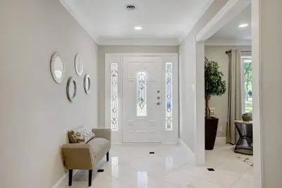 Image de Very Spacious 4 Bedroom Home by Medical Centers