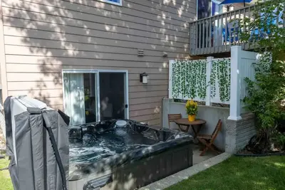 Image de New~The Lily Pad~Hot tub & Sauna /Dog&Kid Friendly
