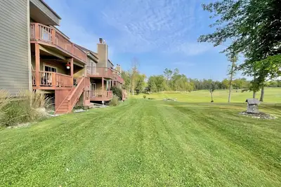 Lovely 2-bedroom villa on The Hills Golf Course
