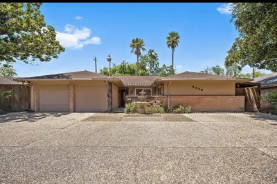 Image de Resort Like home In Galleria Area with pool