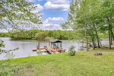 Image de S'thern Rock - Lakefront home with views, dock, screened porch, kayak & canoe