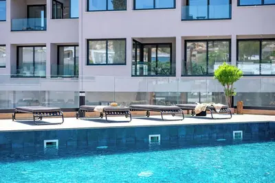 Image de Sanders River Plaza - Appartement fantaisie de 2 chambres avec balcon