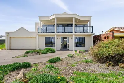 Image de Mareblue Villa ~ Aldinga Beach - Panoramic views & perfect for the whole family