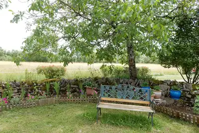Image de maison indépendante dans un petit village typiquement quercinois