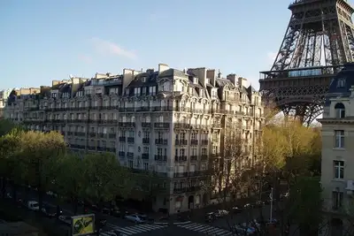 Image de Eiffel Tower - Front Row View + Balcony