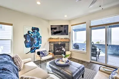 Image de The Moby House: Coastal Retreat with Ocean Views & Hot Tub