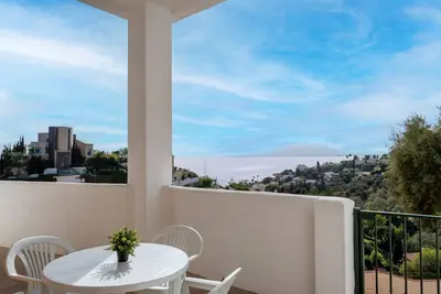 Image de Appartement 'Apartamento Vistas Golf Y Bahía' avec vue sur la mer, Wi-Fi et climatisation
