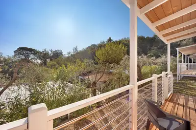 \"Mobile Home Next 229\" avec piscine, jardin et Wi-Fi