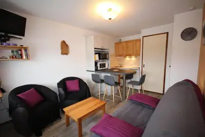 Image de 1er étage, vue montagne, balcon, parking, télévision, casier à ski, 20m², Les Saisies