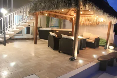 Spacious 3 bedroom home in Plantation key with 30 foot dock