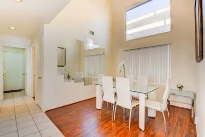 Image de Spacious villa w\/ 4 bdrms and 3 full bthrms with a L byrd, c patio, 2 car garage