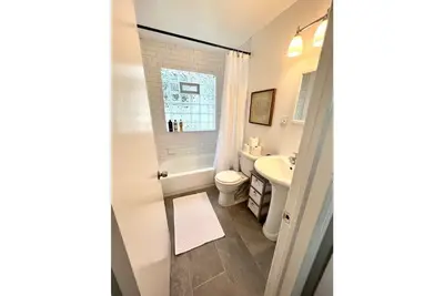 Image de ⭑Cozy 1 Bedroom Apt ⭑ 5 min to Downtown Ro ⭑