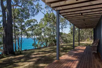 Image de Narrawallee Beach House a stunning home overlooking the amazing Narrawallee beach.