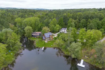 Image de Private Access To Laurel Lake, Enjoy Lake Life