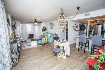 Image de Cozy Condo W\/ Pool Walk to Park & View