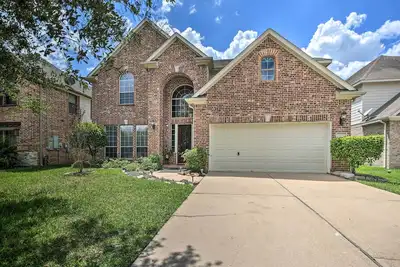 Image de Spacious Home w\/ Backyard ~ 25 Mi to Houston!