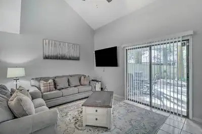 Image de Soothing Jacksonville Townhome: Patio & Yard!