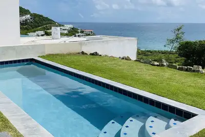 Villa moderne, de luxe avec vue ocean!