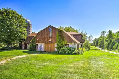 Image de Cozy Sister Bay Getaway in Converted Barn!