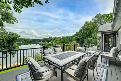 Image de Lakefront Sherrills Ford Haven w/ Boat Dock!