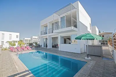 Image de Villa Deanne, Stunning 3bdr Kapparis Villa with Private Pool
