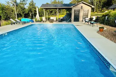 Image de Modern Cabin w/Pool and Hot Tub!