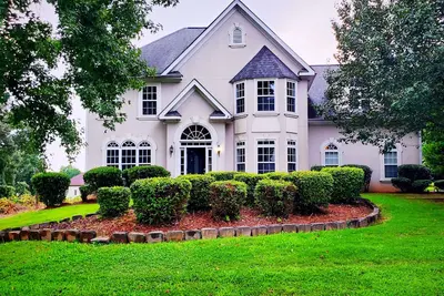 Image de Peaceful and Charming Home in the Heart of Atl