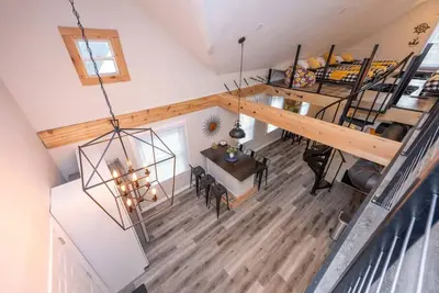 Image de Duplex | Firepit | GameRm | Hot Tub-all yr | DogOK
