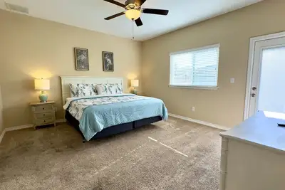 Image de Large Condo w/ Pool, Boat Slip, and Close to Beach!